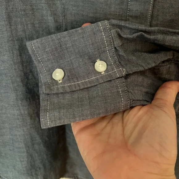 CONVERSE Button Down 2 for $22❇️ - Picture 4 of 5